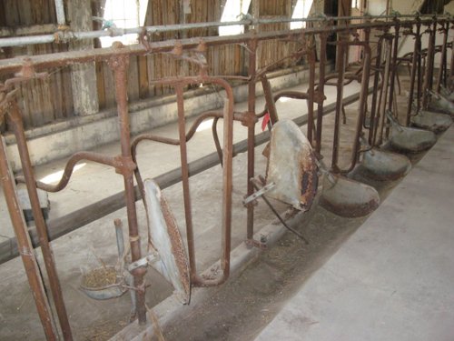 Property photo 93 - Major Antique & Collectibles Auction